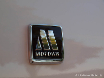 Chrysler_300_2013_MoTown-motownlogo.jpg